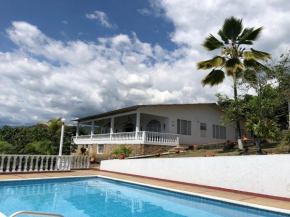 Casa de campo con hermosa vista